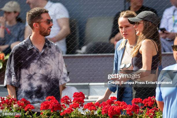 David Broncano, Esmeralda Moya and Silvia Alonso during Paula Badosa's match at the Mutua Madrid Open at the Caja Magica, on May 1 in Madrid, Spain.