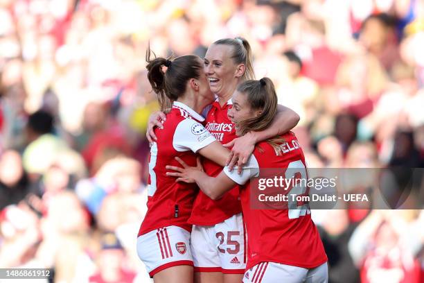 Stina Blackstenius of Arsenal celebrates after scoring the team's first goal with teammates during the UEFA Women's Champions League semi-final 2nd...