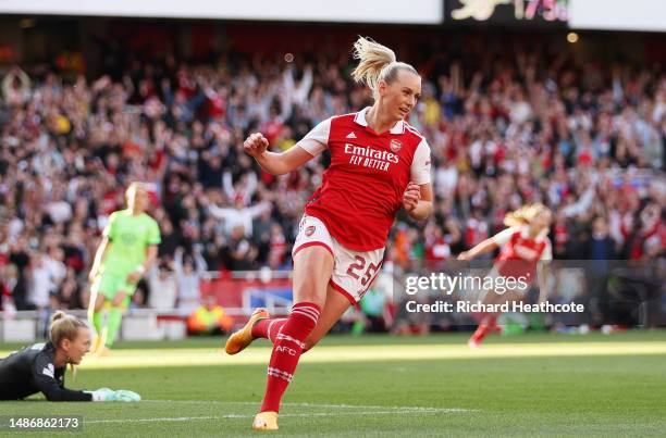 Stina Blackstenius of Arsenal celebrates after scoring the team's first goal during the UEFA Women's Champions League semi-final 2nd leg match...