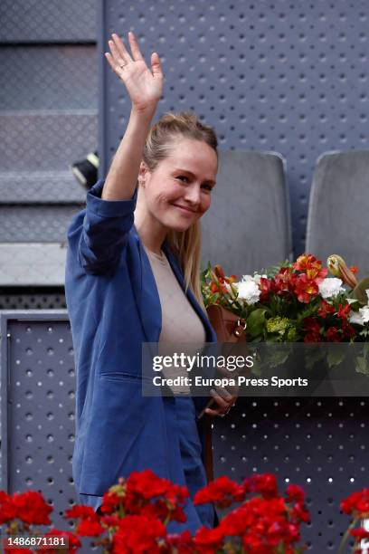 Esmeralda Moya is seen during the match between Paula Badosa of Spain and Maria Sakkari of Greece during the Mutua Madrid Open 2023 celebrated at...