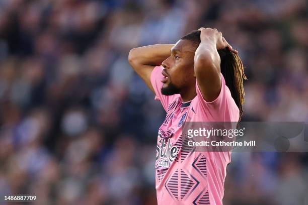 Alex Iwobi of Everton reacts after a missed chance during the Premier League match between Leicester City and Everton FC at The King Power Stadium on...