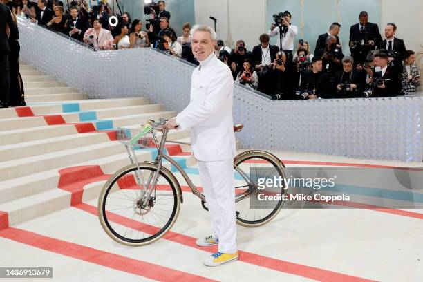 David Byrne attends The 2023 Met Gala Celebrating "Karl Lagerfeld: A Line Of Beauty" at The Metropolitan Museum of Art on May 01, 2023 in New York...