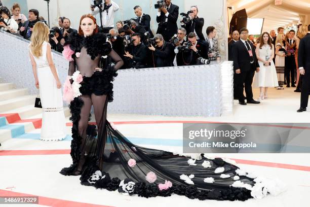 Karen Elson attends The 2023 Met Gala Celebrating "Karl Lagerfeld: A Line Of Beauty" at The Metropolitan Museum of Art on May 01, 2023 in New York...