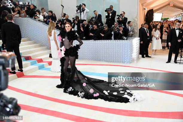 Karen Elson attends The 2023 Met Gala Celebrating "Karl Lagerfeld: A Line Of Beauty" at The Metropolitan Museum of Art on May 01, 2023 in New York...