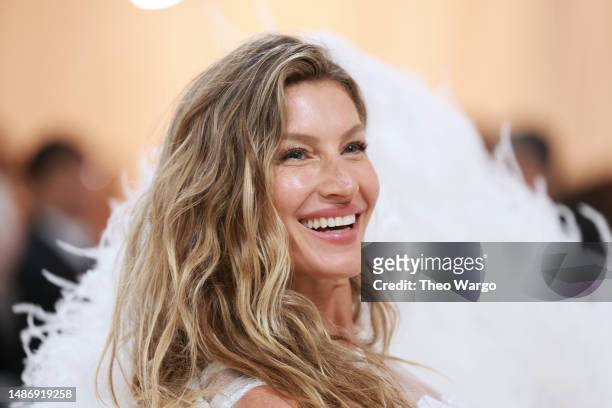 Gisele Bündchen attends The 2023 Met Gala Celebrating "Karl Lagerfeld: A Line Of Beauty" at The Metropolitan Museum of Art on May 01, 2023 in New...