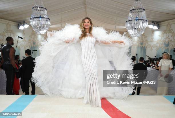 Gisele Bündchen attends The 2023 Met Gala Celebrating "Karl Lagerfeld: A Line Of Beauty" at The Metropolitan Museum of Art on May 01, 2023 in New...