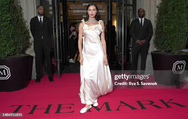 Irina Shayk departs The Mark Hotel for 2023 Met Gala on May 01, 2023 in New York City.