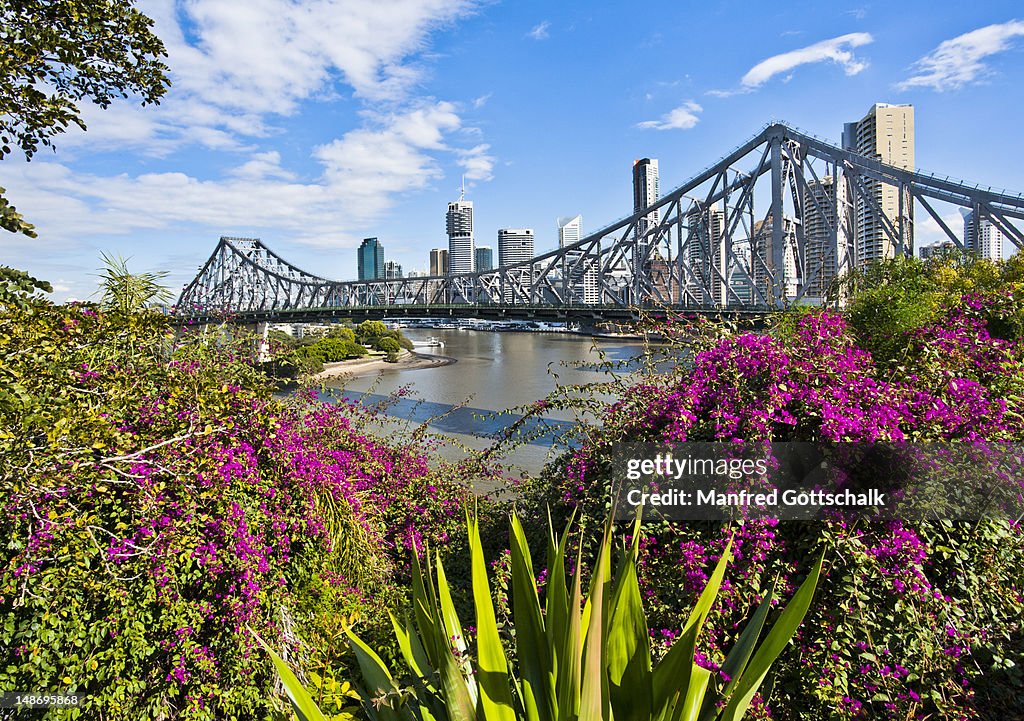 Story Bridge and city skyline with Brisbane River.