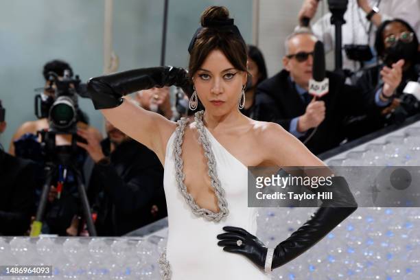 Aubrey Plaza attends the 2023 Costume Institute Benefit celebrating "Karl Lagerfeld: A Line of Beauty" at Metropolitan Museum of Art on May 01, 2023...