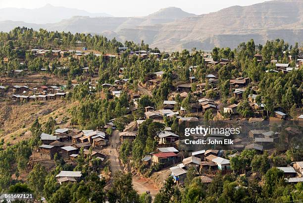overview of town. - amhara ethiopia fotografías e imágenes de stock