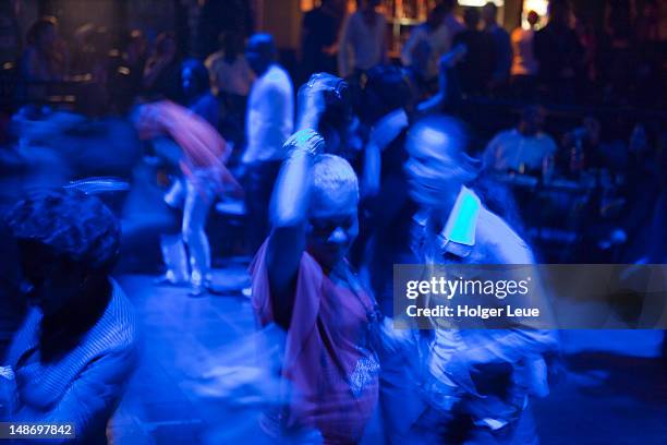 people dance to live music at casa de la musica. - musica stock pictures, royalty-free photos & images