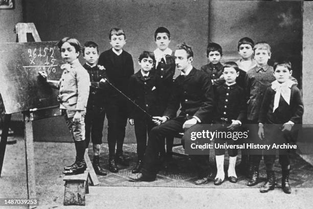 Italy. Classroom. 1920.