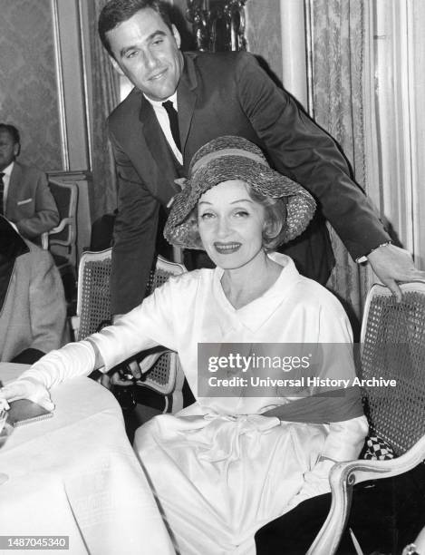 Marlene dietrich, burt bacharach, 1960