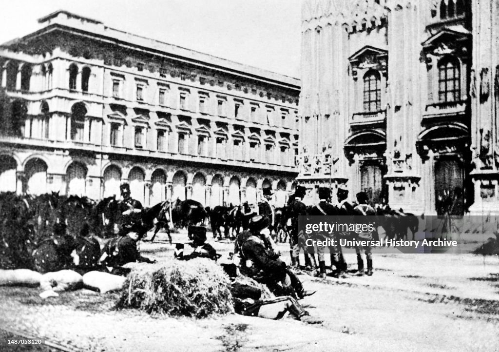 The troops of the general Fiorenzo Bava Beccaris in front of the cathedral before the repression, Milan, 1898