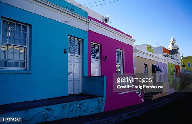 colourful 18th century houses in bo-kaap, the muslim quarter. - cape town bo kaap stock pictures, royalty-free photos & images