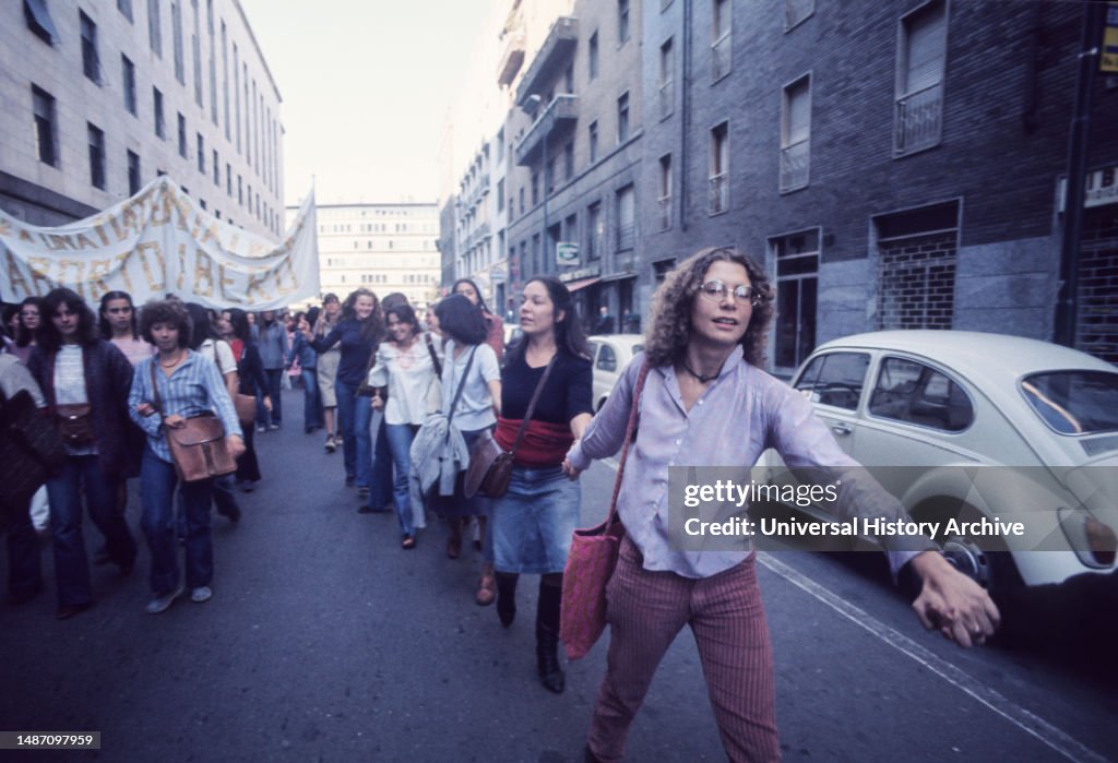 Feminist demonstrations, demonstrations pro-abortion, 70