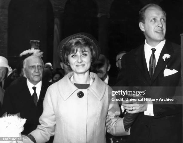 Raimondo vianello and sandra mondaini marriage, 28th may 1962.