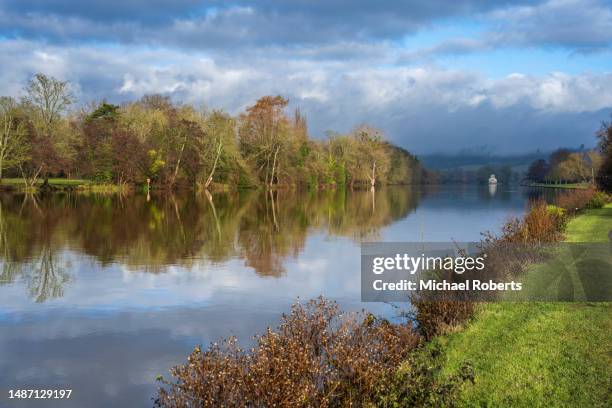 the river thames at henley - henley on thames stock pictures, royalty-free photos & images