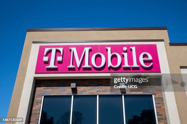 Roseville, Minnesota, Exterior logo of the T-Mobile wireless network communications company.