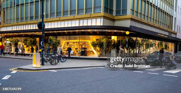 2,981 Sloane Square Stock Photos, High-Res Pictures, and Images