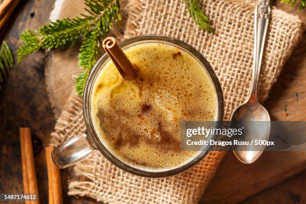 homemade hot buttered rum for the holidays,romania - masala tea 個照片及圖片檔