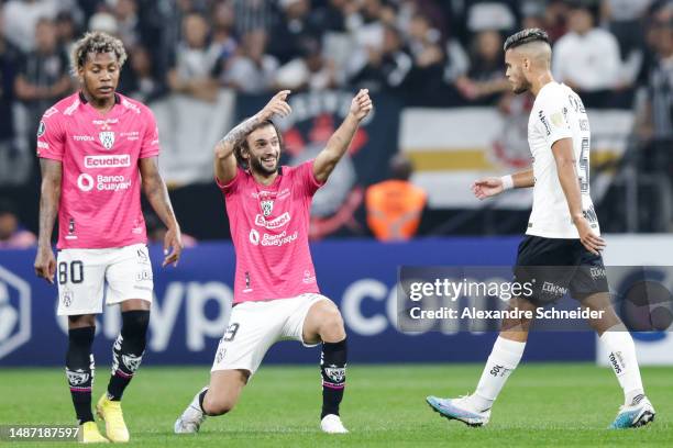 Lautaro Diaz of Independiente del Valle celebrates after scoring the team's first goal during a match between Corinthians and Independiente del Valle...