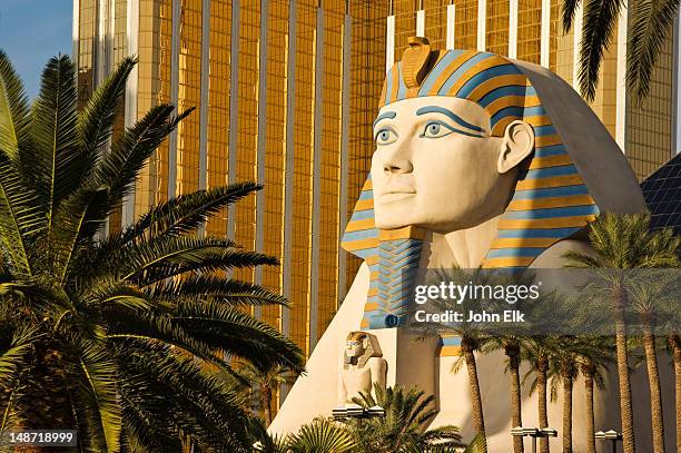 sphinx at luxor hotel. - las vegas pyramid hotel stock pictures, royalty-free photos & images