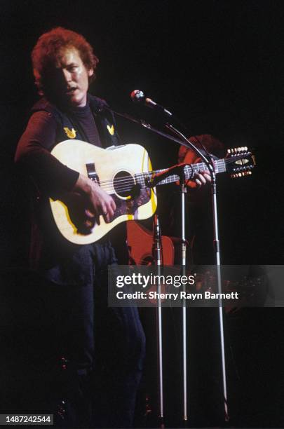 Canadian singer and songwriter Gordon Lightfoot performs at the Filmore East on February 2, 1971 in New York City, New York.