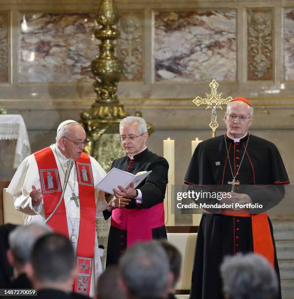 Pope Francis and Cardinal Peter Erdo, Archbishop of Esztergom celebrates the Holy Mass in St. Stephen's Co-Cathedral. Budapest , April 28th, 2023.