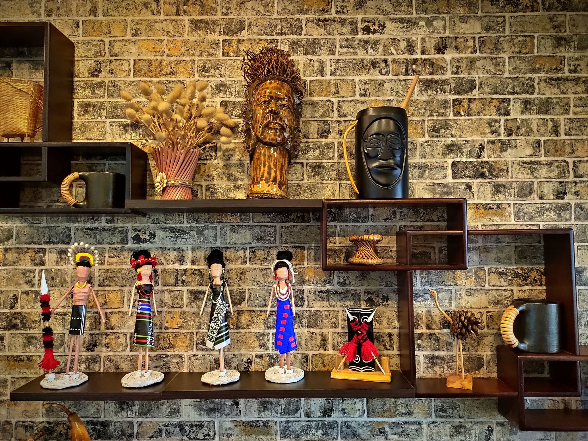 local art decor