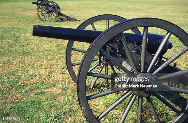 cannons, antietam national battlefield. - アンティータム国立古戦場 ストックフォトと画像