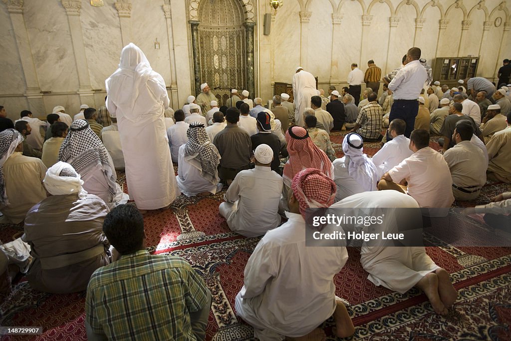 Salah Muslim prayer, Umayyad Mosque.