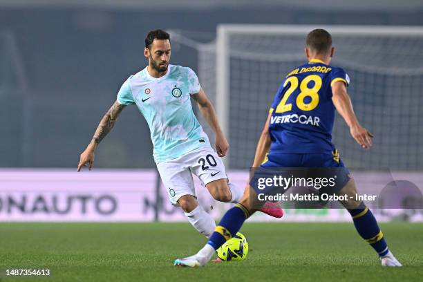 Hakan Calhanoglu of FC Internazionale in action during the Serie A match between Hellas Verona and FC Internazionale at Stadio Marcantonio Bentegodi...