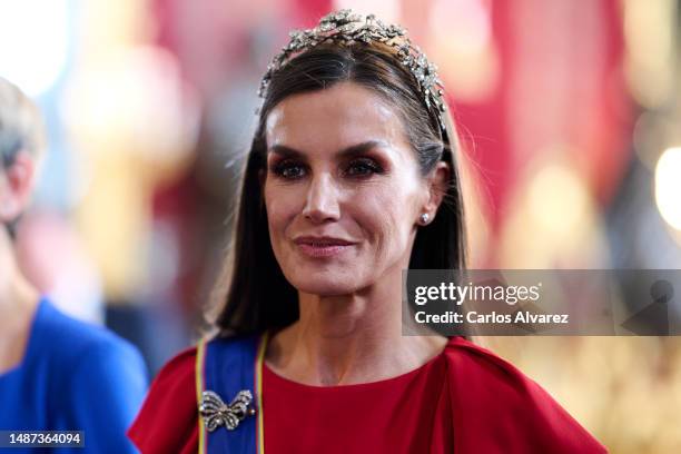 Queen Letizia of Spain poses for the photofraphers before the Gala dinner for the President of Colombia Gustavo Francisco Petro and his wife Veronica...