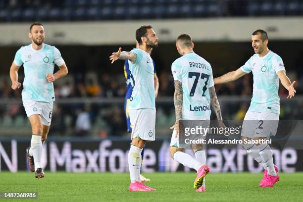 Hakan Calhanoglu of FC Internazionale celebrates after scoring the team's second goal during the Serie A match between Hellas Verona and FC...