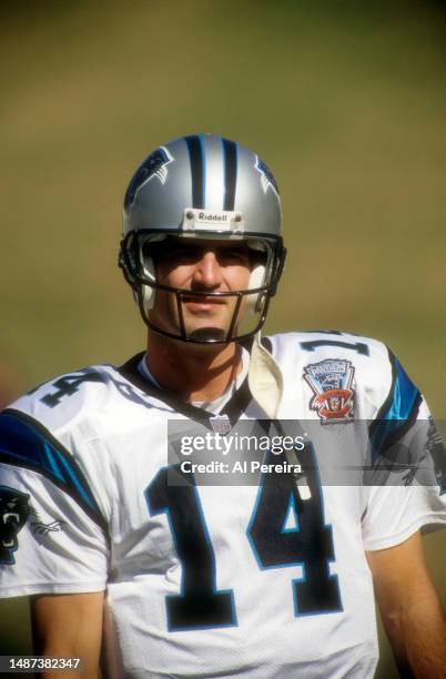 Quarterback Frank Reich of the Carolina Panthers warms up before the game between the New York Jets vs the Carolina Panthers on October 15, 1995 at...