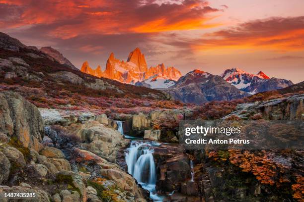 mount fitz roy at autumn dawn. argentina, patagonia. - los glaciares national park stock pictures, royalty-free photos & images