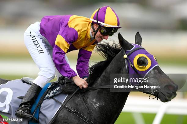 Linda Meech rides Pythagoras to victory in the No Fuss Event Hire BM64 Handicap during Grand Annual Day at Warrnambool Racing Club on May 04, 2023 in...
