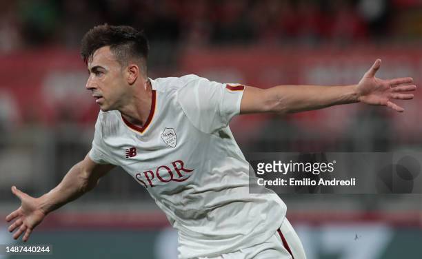 Stephan El Shaarawy of AS Roma celebrates after scoring the team's first goal during the Serie A match between AC Monza and AS Roma at Stadio...