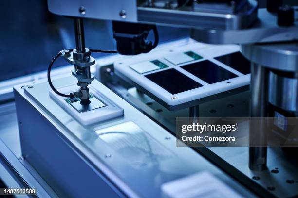 Smartphone Production Photos and Premium High Res Pictures - Getty Images