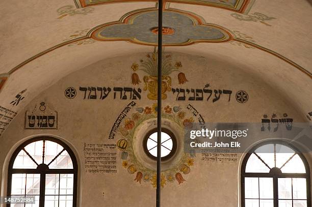 2,393 Interiors Of Jewish Synagogue Stock Photos, High-Res Pictures ...