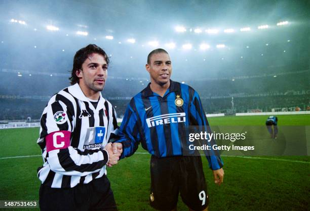 Alessandro Del Pierro captain of Juventus shakes hands with Ronaldo of Inter Milan prior to a Serie A Match on October 25th, 1998 in Turin, Italy.