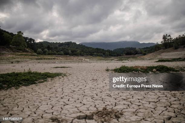 View of the Riudecanyes reservoir, on May 4 in Tarragona, Catalonia, Spain. The community of irrigators of the Riudecanyes reservoir, in Tarragona,...