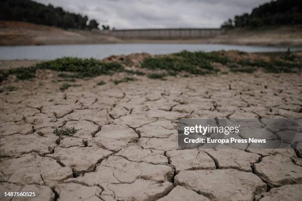 View of the Riudecanyes reservoir, on May 4 in Tarragona, Catalonia, Spain. The community of irrigators of the Riudecanyes reservoir, in Tarragona,...