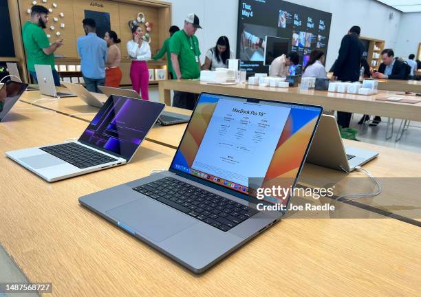Computer Apple Store Labtop 8,057 Apple Laptop Stock Photos, High-Res Pictures, and Images - Getty ...