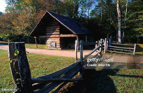 cable mill near cades cove - smoky mountains national park, tennessee - cades stock pictures, royalty-free photos & images