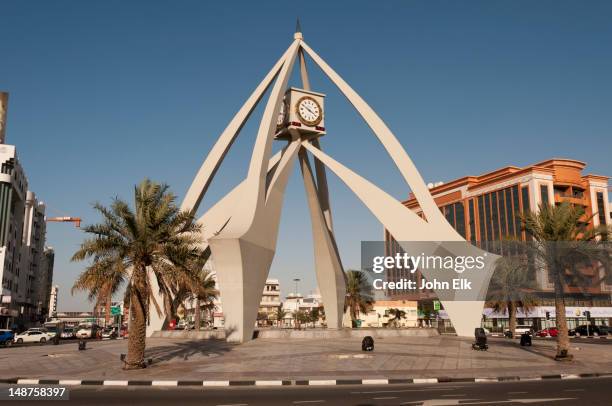 deira clock tower. - turmuhr stock-fotos und bilder