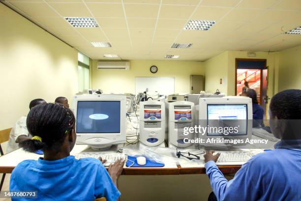 Computer Class School Photos and Premium High Res Pictures - Getty Images