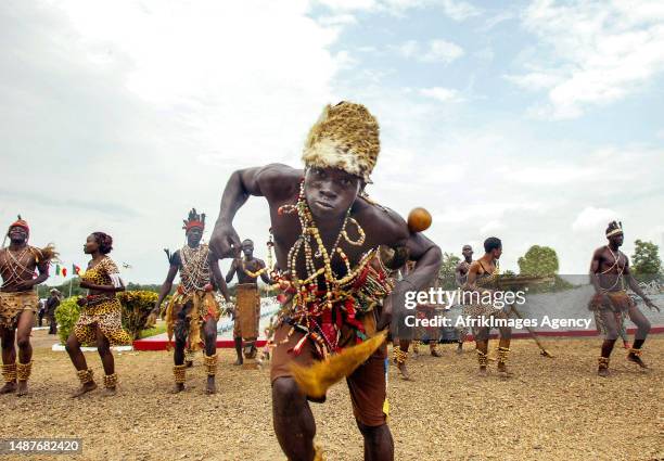 Central African traditional dancers son 24 June 2005, during the inauguration of Central African President Francois Bozize in Bangui.