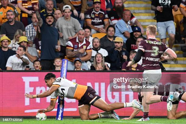 Selwyn Cobbo of the Broncos scores a try during the round 10 NRL match between Manly Sea Eagles and Brisbane Broncos at Suncorp Stadium on May 05,...